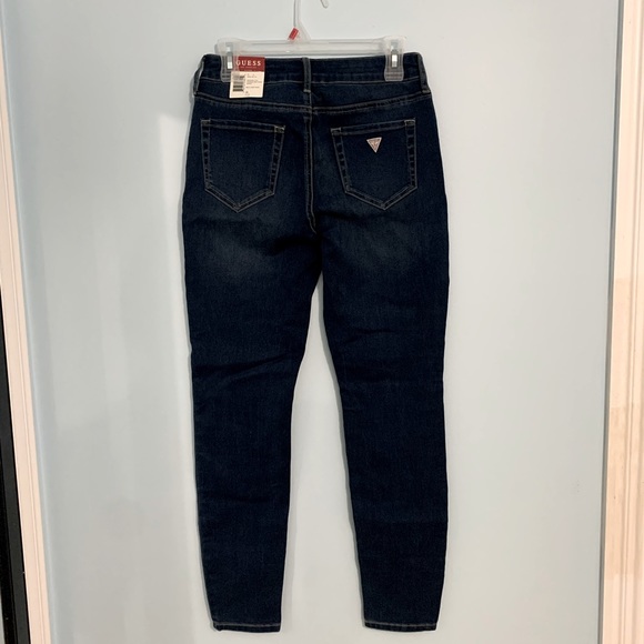 Guess Dark Wash Skinny Jeans NWT - Picture 2 of 2